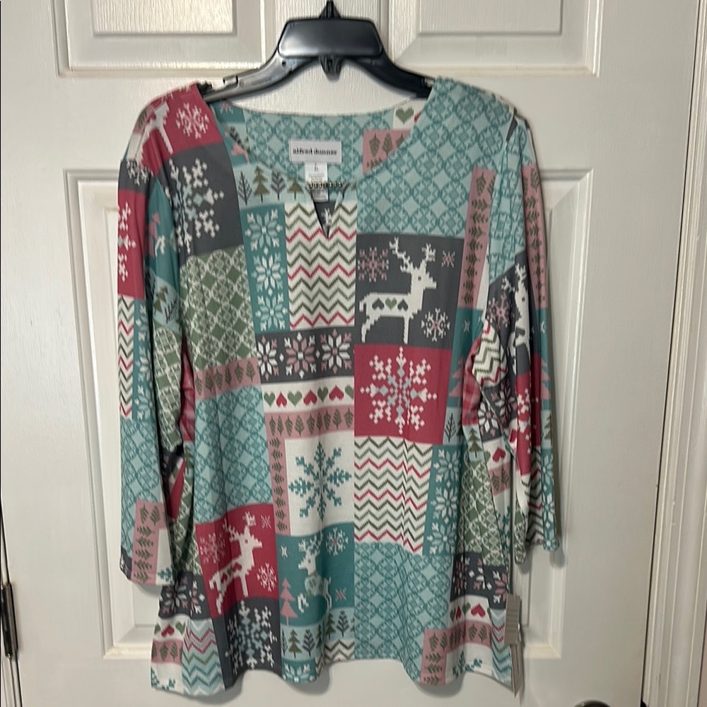 Alfred Dunner Green and Red Long Sleeve Relaxed Tunic